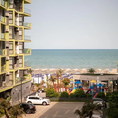 Mediteraneo Alezzi Spa&pool アパート *