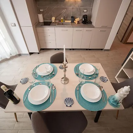 Mediteraneo Alezzi Spa&pool * ママイア